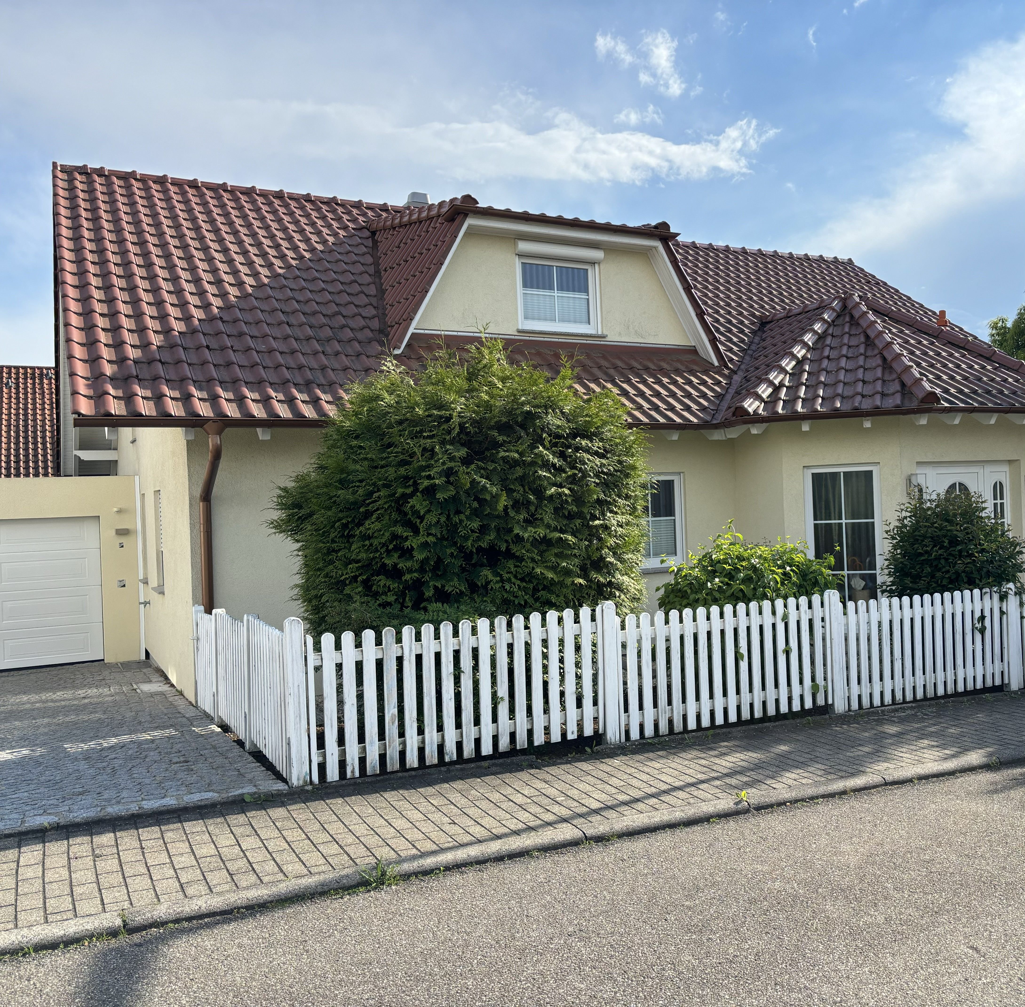 Haus zum Kauf 1.249.000 € 6 Zimmer 200 m²<br/>Wohnfläche 590 m²<br/>Grundstück Schwieberdingen Schwieberdingen 71701