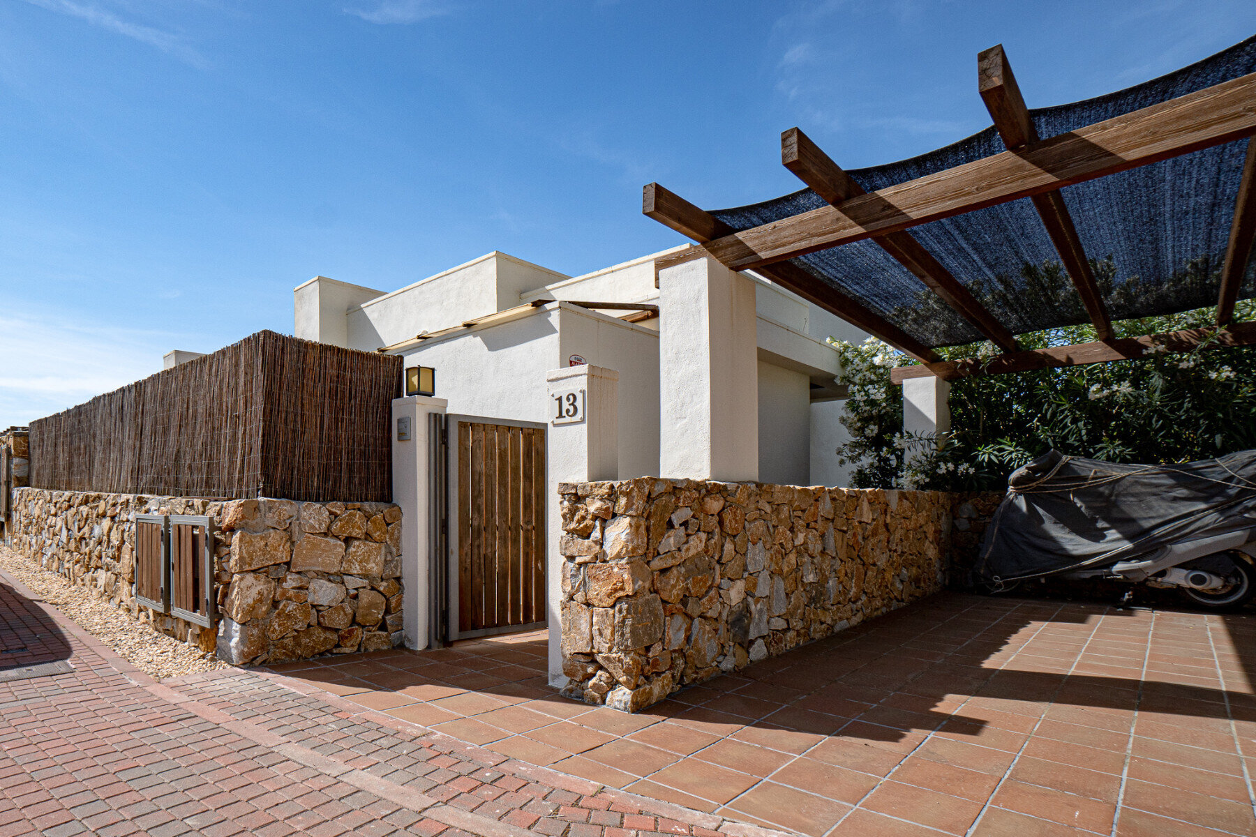 Villa zum Kauf 895.000 € 5 Zimmer 200 m²<br/>Wohnfläche 1.100 m²<br/>Grundstück Orihuela Costa 03189