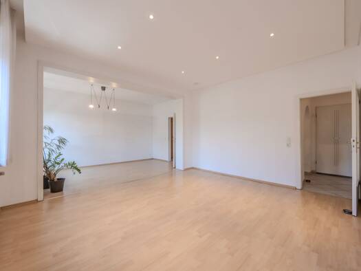 Mehrfamilienhaus zum Kauf 698.500 € 10 Zimmer 205 m² 300 m² Grundstück Neu-Isenburg Neu-Isenburg 63263