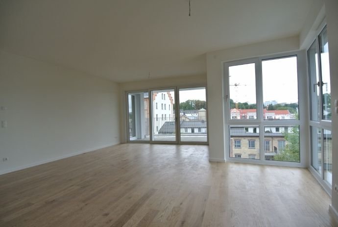 Wohnung zur Miete 900 € 4 Zimmer 124 m²<br/>Wohnfläche ab sofort<br/>Verfügbarkeit Füssener Str. Engelhalde Kempten (Allgäu) 87437