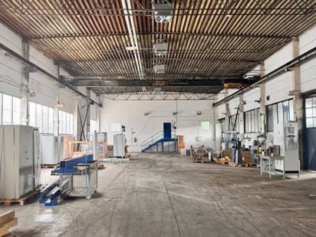 Lagerhalle zur Miete 6 € 1.243 m² Lagerfläche Rommelshausen Kernen im Remstal 71394