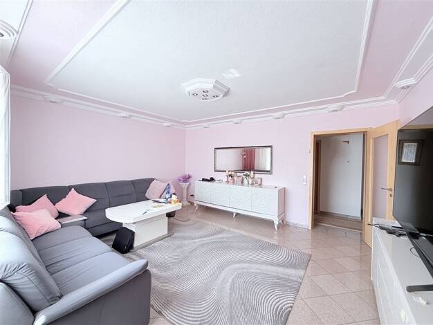 Wohnung zum Kauf 276.000 € 3 Zimmer 77 m² 3. Geschoss Weidenpesch Köln 50739