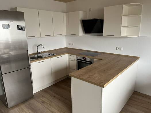 Wohnung zur Miete 1.170 € 4 Zimmer 94 m² Geschoss 2/3 frei ab 01.01.2027 Vöhringen Vöhringen 89269