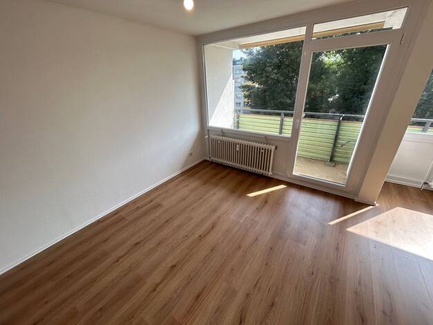 Wohnung zur Miete 405 € 1 Zimmer 46 m² 4. Geschoss frei ab sofort Römerbrunnen 5 Mülfort Mönchengladbach 41238
