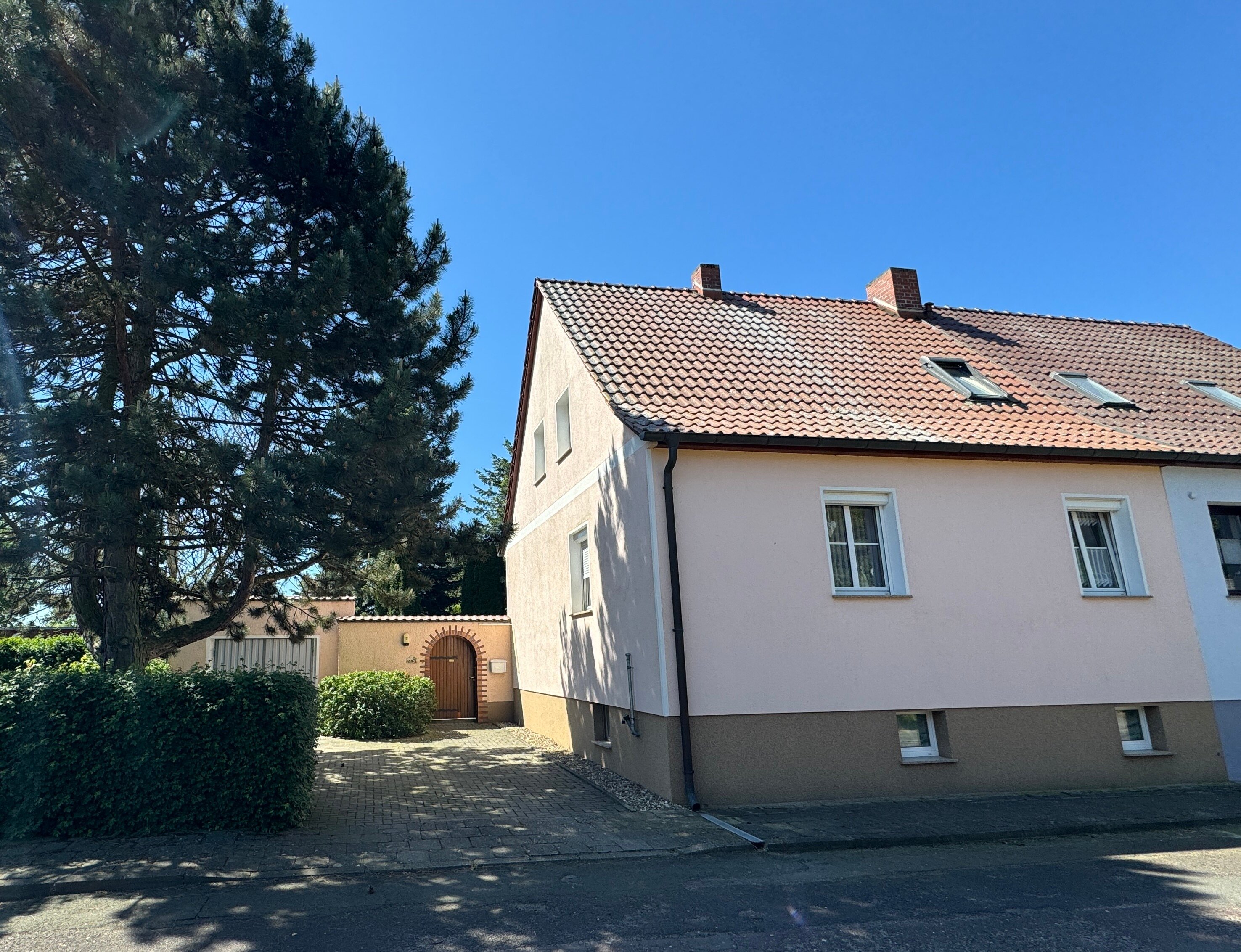 Doppelhaushälfte zum Kauf 120.000 € 4,5 Zimmer 95 m²<br/>Wohnfläche 595 m²<br/>Grundstück Zerbst Zerbst/Anhalt 39261