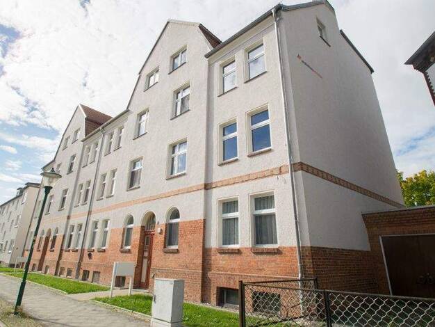 Wohnung zur Miete 470 € 2 Zimmer 53,1 m² 2. Geschoss frei ab 01.01.2026 Friedhofstraße 12 Prenzlau 17291