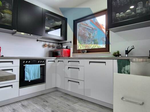 Mehrfamilienhaus zum Kauf 749.000 € 9 Zimmer 198 m² 272 m² Grundstück Gebersheim Leonberg 71229