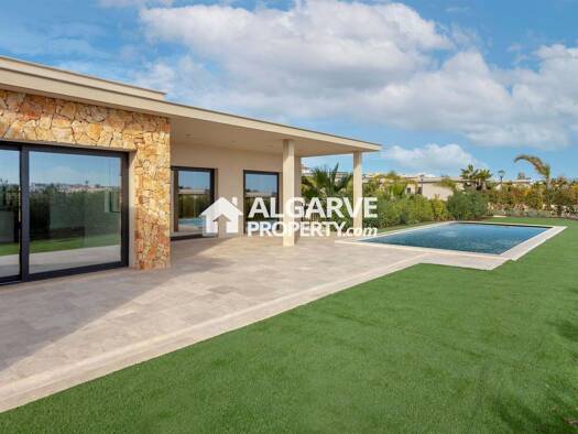 Haus zum Kauf 2.350.000 € 427 m² 804 m² Grundstück Montenegro 8005