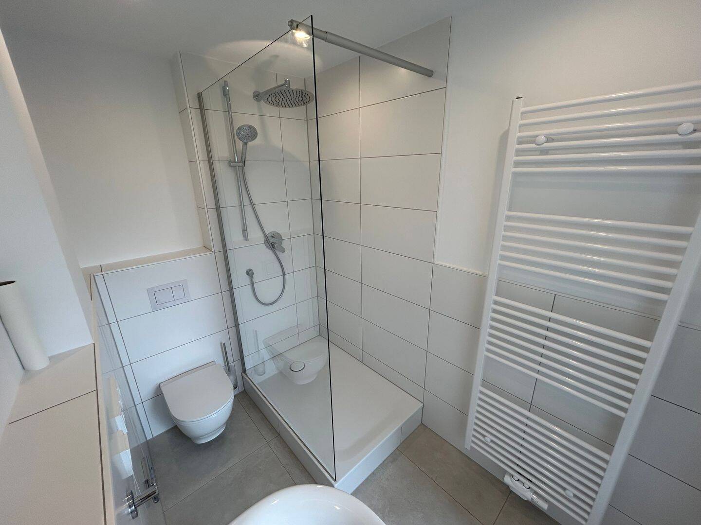 Hochwertig kernsanierte 79m² 3-Zimmer-Wohnung mit 18m² Dachterrasse und Einbauküche – Schloßstraße 80, 40477 Düsseldorf – Vorschaubild 5