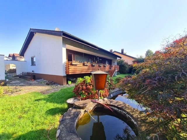 Bungalow zum Kauf 549.000 € 5 Zimmer 164 m²<br/>Wohnfläche 890 m²<br/>Grundstück ab sofort<br/>Verfügbarkeit Niederbühl Rastatt 76437