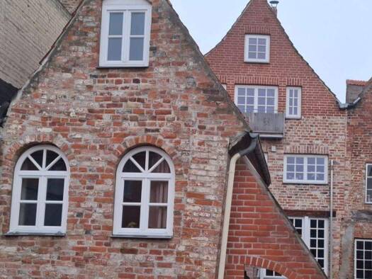 Mehrfamilienhaus zum Kauf provisionsfrei 1.680.000 € 14 Zimmer 352 m² 366 m² Grundstück Innenstadt Lübeck 23552