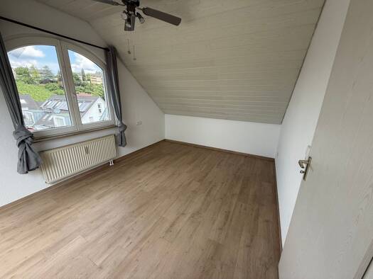 Maisonette zur Miete 1.100 € 3,5 Zimmer 68 m² Geschoss 3/4 frei ab sofort Bad Cannstatt Stuttgart 70374
