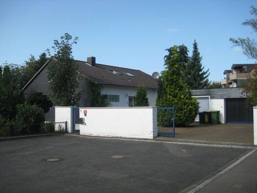 Haus zur Miete 2.490 € 7,5 Zimmer 260 m² 895 m² Grundstück frei ab 01.04.2026 Schmitzhöhe Lindlar 51789