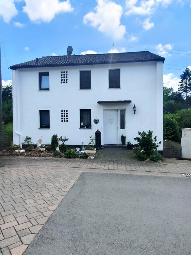 Einfamilienhaus zum Kauf 289.000 € 5 Zimmer 131 m² 746 m² Grundstück Altenkirchen Altenkirchen 57610