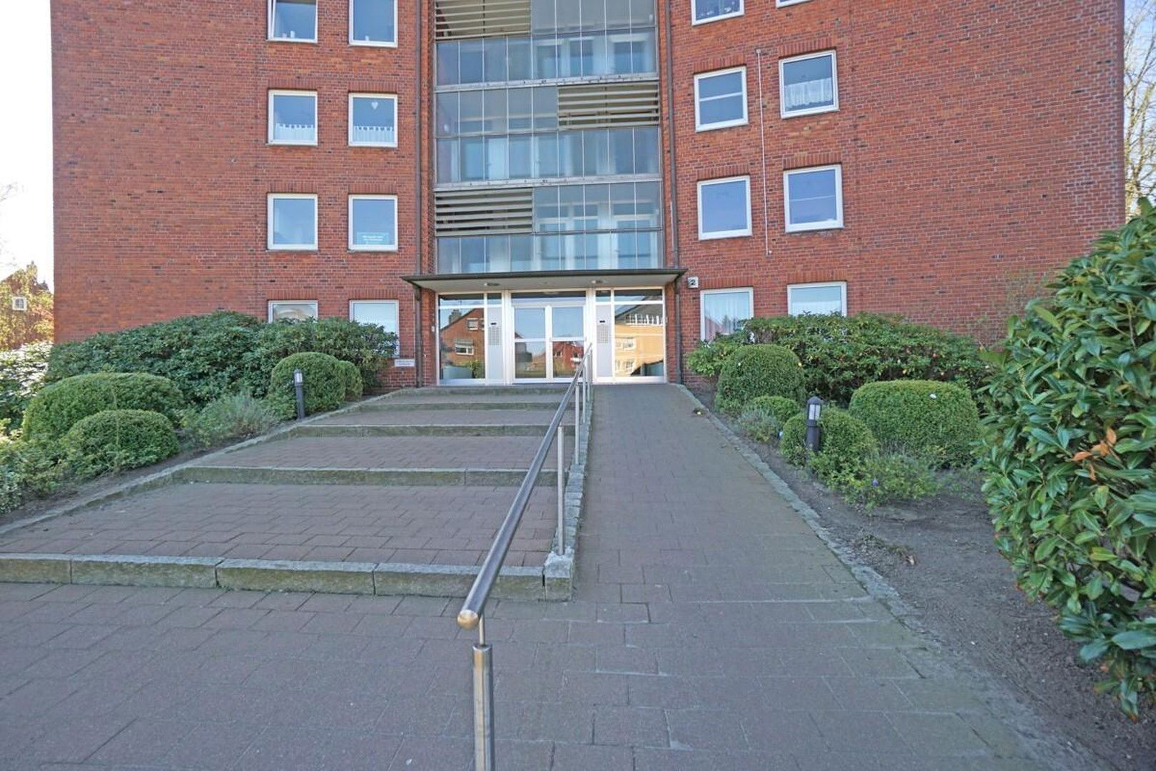 Wohnung zur Miete 400 € 1 Zimmer 25 m²<br/>Wohnfläche 4.<br/>Geschoss 03.12.2024<br/>Verfügbarkeit Schönaich-Carolath-Str. 2 Wahlbezirk 21 Elmshorn 25336