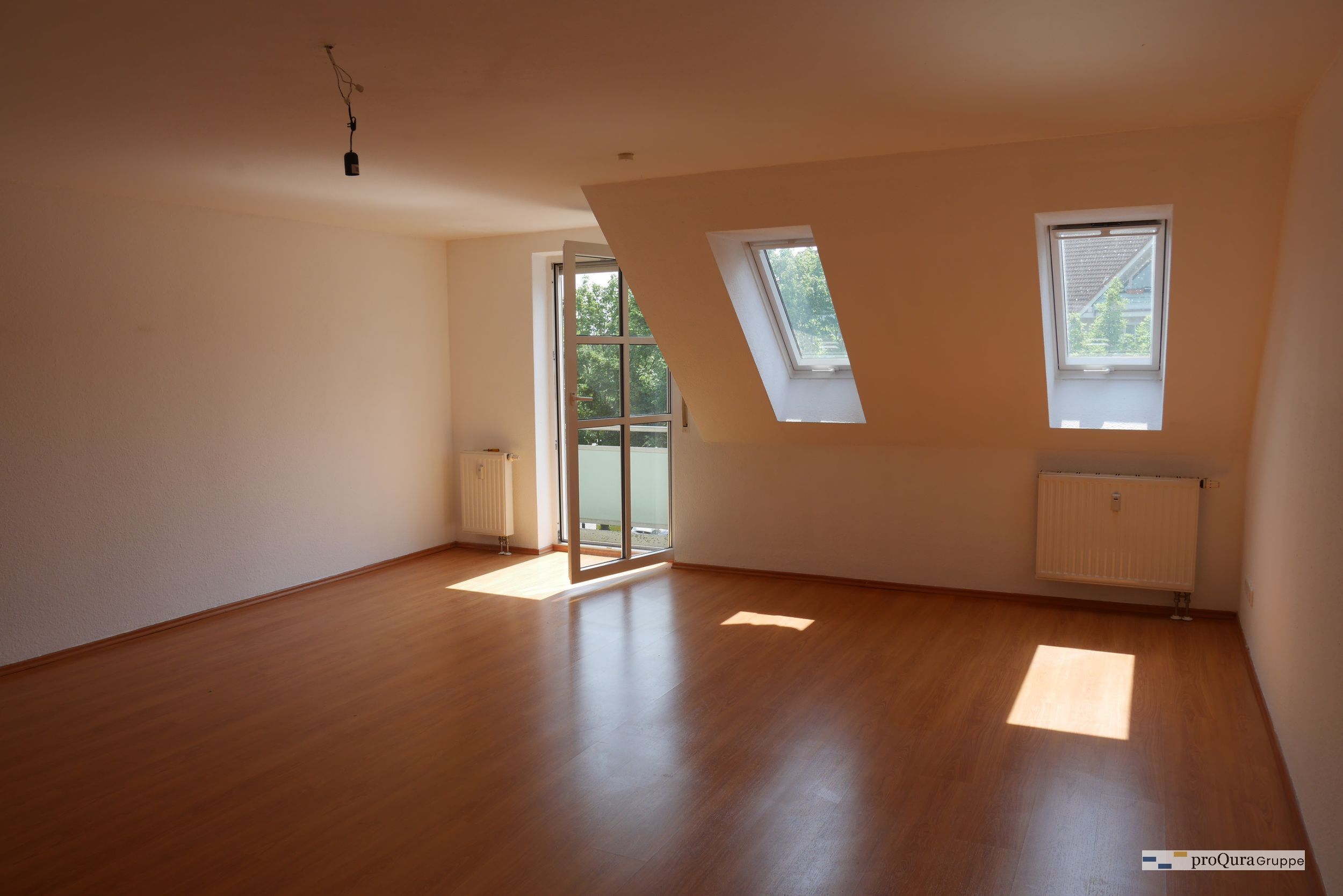 Wohnung zur Miete 636 € 2 Zimmer 71,1 m²<br/>Wohnfläche 2.<br/>Geschoss 15.11.2024<br/>Verfügbarkeit Bergener Straße 18 Marbach Erfurt 99092