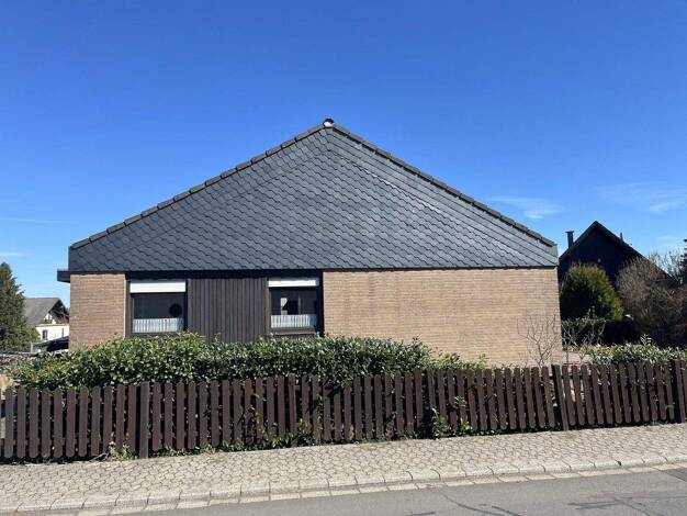 Einfamilienhaus zur Miete 900 € 4 Zimmer 128 m² 549 m² Grundstück Birkenweg 17 Langenfeld 56729