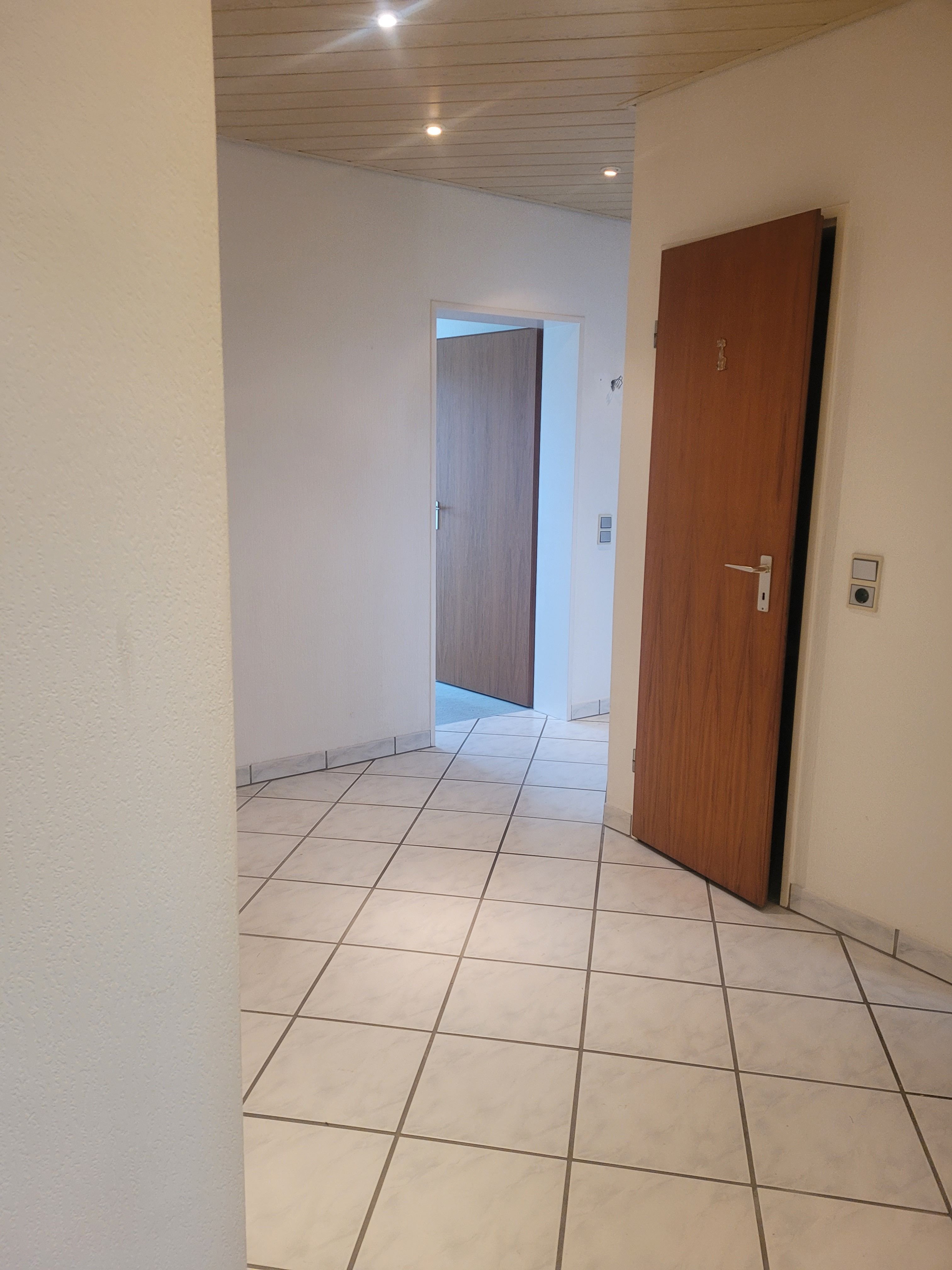 Wohnung zur Miete 540 € 3 Zimmer 81,9 m²<br/>Wohnfläche 2.<br/>Geschoss ab sofort<br/>Verfügbarkeit Fliederstraße 133 Wanheimerort Duisburg 47055