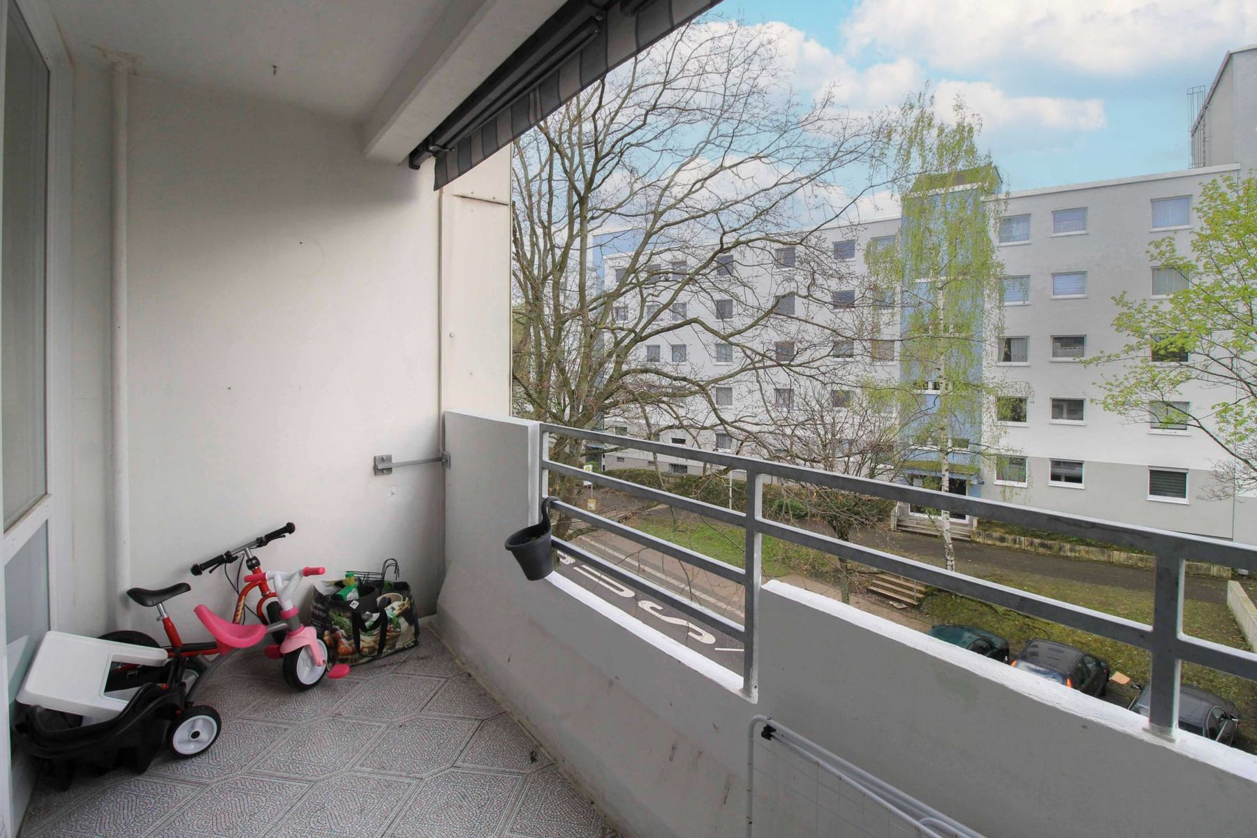 Wohnung zum Kauf provisionsfrei 200.000 € 3 Zimmer 80 m²<br/>Wohnfläche 3.<br/>Geschoss Medinghoven Bonn 53123