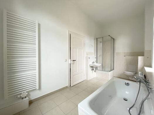 Wohnung zur Miete 605 € 2,5 Zimmer 73 m² 2. Geschoss frei ab 01.10.2026 Chemnitzer Straße 90 Plauen Dresden 01187