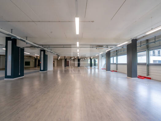 Lagerhalle zur Miete 18 € 1.834 m² Lagerfläche München 81369