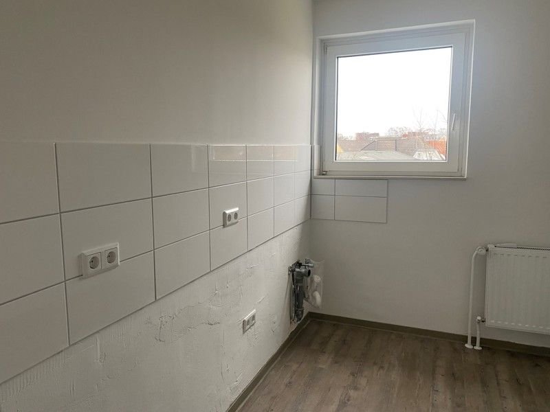 Wohnung zur Miete 632 € 4 Zimmer 68 m²<br/>Wohnfläche 16.11.2024<br/>Verfügbarkeit Dammerbergstraße 2 Hemelingen Bremen 28309