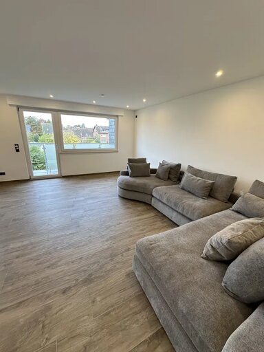 Wohnung zur Miete 700 € 2 Zimmer 78 m² frei ab sofort Am Burghof Kapellen Grevenbroich 41516