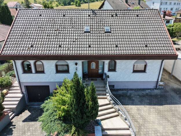Einfamilienhaus zum Kauf 440.000 € 8 Zimmer 218 m² 495 m² Grundstück Roßwangen Balingen 72336