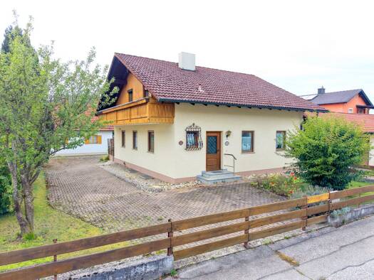Einfamilienhaus zum Kauf 445.000 € 6 Zimmer 120,9 m² 920 m² Grundstück frei ab sofort Garching Garching an der Alz 84518