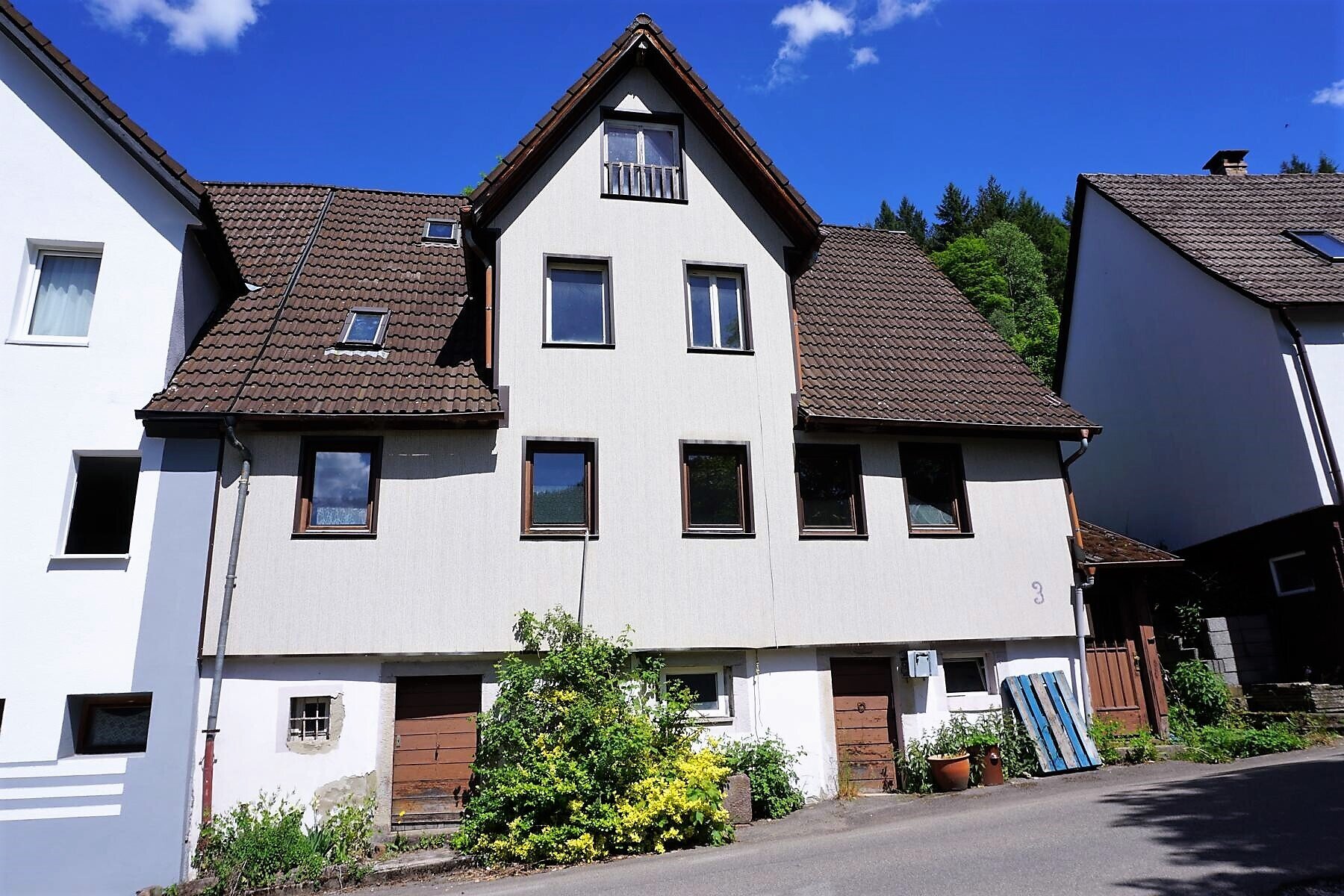 Doppelhaushälfte zum Kauf 119.000 € 6 Zimmer 175 m²<br/>Wohnfläche 241 m²<br/>Grundstück Friedrichstal Baiersbronn 72270