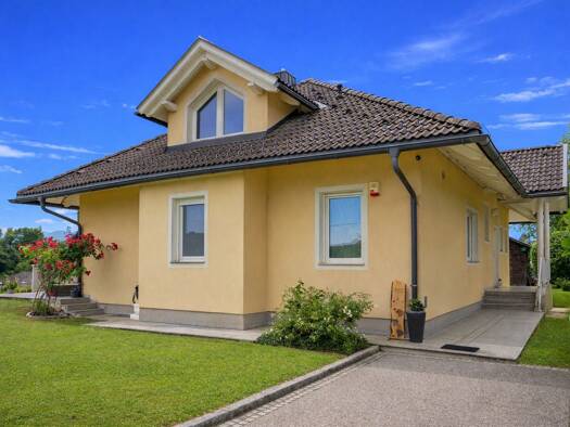 Mehrfamilienhaus zum Kauf 8 Zimmer 260 m² 1.330 m² Grundstück Schiefling am Wörthersee 9535