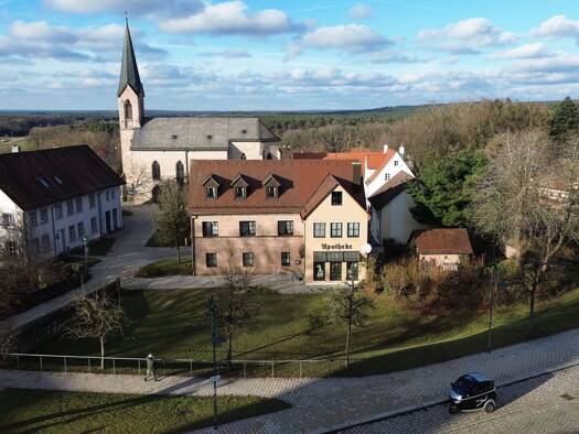 Maisonette zur Miete 1.450 € 5 Zimmer 165 m² 1. Geschoss frei ab 01.07.2026 Schlosshof 3 Pyrbaum 90602