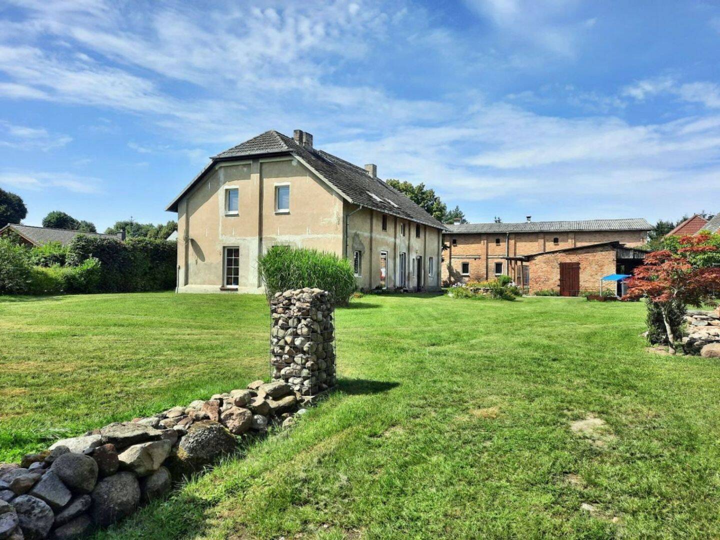 Immobilie in Sarnow - Unglaublich günstig ! Großes Haus mit 2 Wohneinheiten in Sarnow zu verkaufen - Bild 1