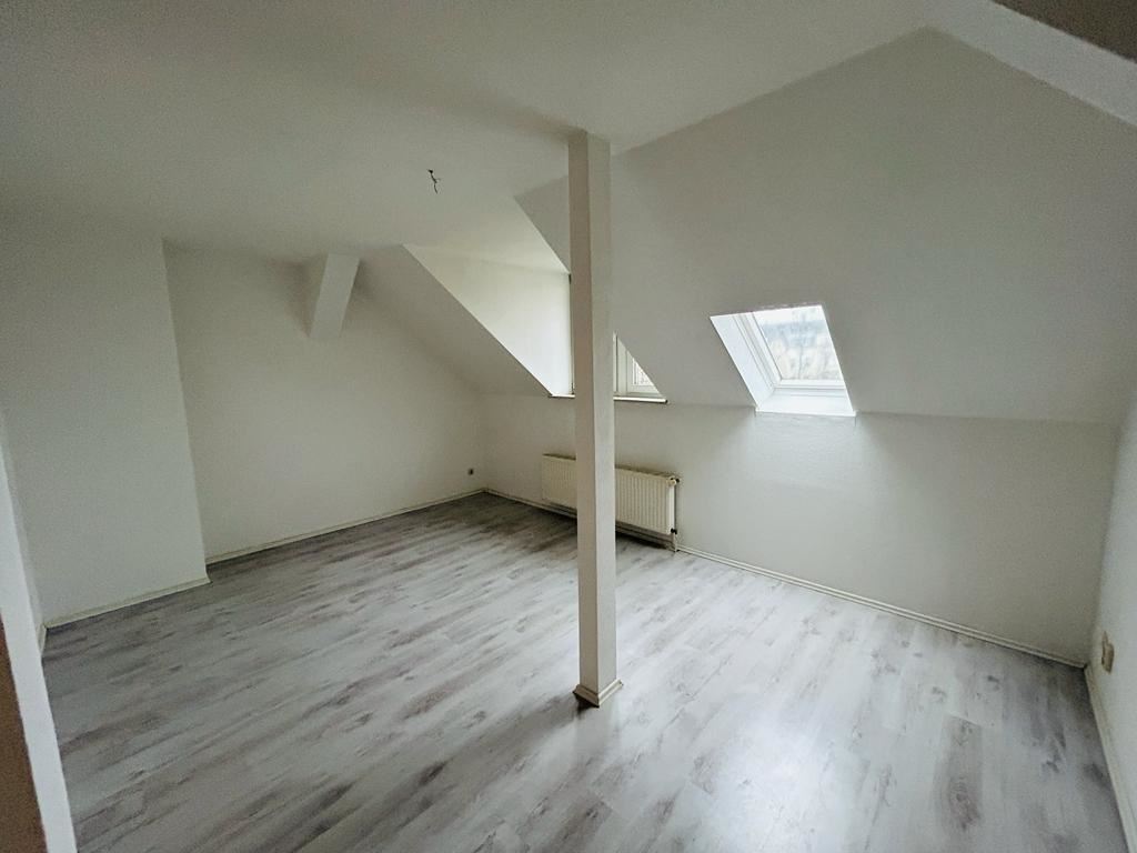 Wohnung zur Miete 299 € 2 Zimmer 58 m²<br/>Wohnfläche Vetterstraße 20 Bernsdorf 423 Chemnitz 09126