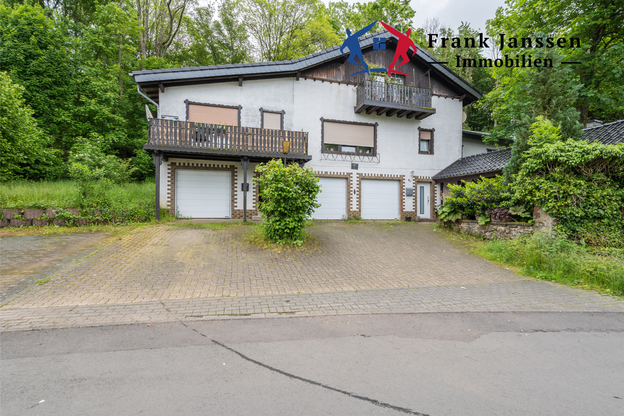 Mehrfamilienhaus zum Kauf provisionsfrei 549.000 € 12 Zimmer 413 m²<br/>Wohnfläche 7.502 m²<br/>Grundstück Hillesheim Hillesheim 54576