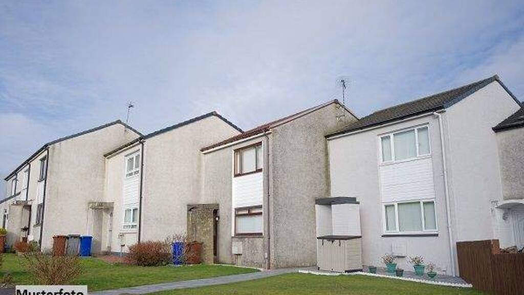 Reihenendhaus zum Kauf 40.200 € 3 Zimmer 89 m² 1.327 m² Grundstück Ramin 17321