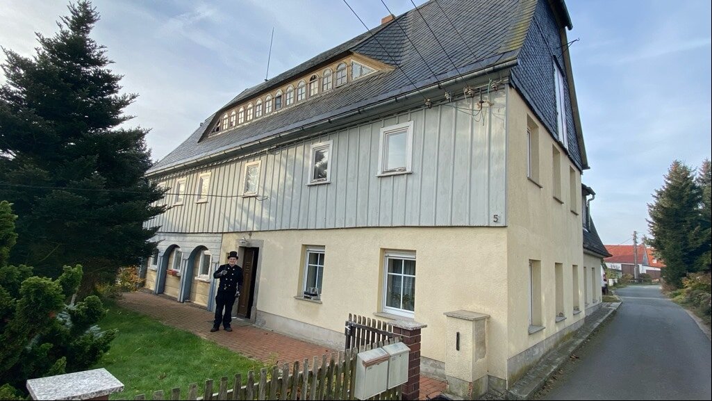 Einfamilienhaus zum Kauf 43.000 € 9 Zimmer 150 m²<br/>Wohnfläche 1.341 m²<br/>Grundstück Eibau Eibau 02739