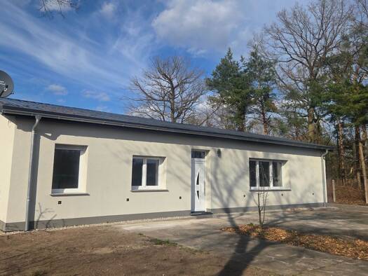 Einfamilienhaus zur Miete 1.670 € 4 Zimmer 167 m² 1.233 m² Grundstück frei ab sofort Rathenow 14712