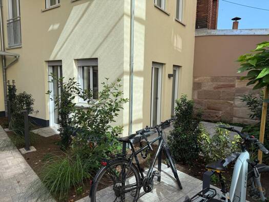 Wohnung zur Miete 560 € 1,5 Zimmer 37 m² 3 Geschosse frei ab 01.09.2026 Sommerstraße 10 Innenstadt Fürth 90762