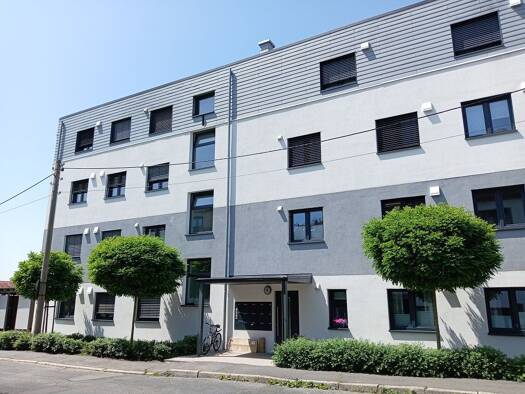Wohnung zum Kauf als Kapitalanlage geeignet 343.000 € 3 Zimmer 126,1 m² Drachenbergstraße 2a Meiningen 98617