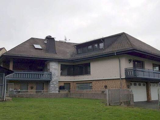 Bungalow zum Kauf als Kapitalanlage geeignet 449.999 € 10 Zimmer 320 m² 1.500 m² Grundstück Wolfenhausen Weilmünster 35789