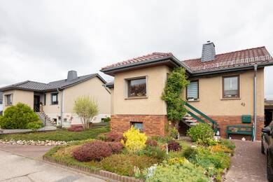 Einfamilienhaus zum Kauf 220.000 € 3 Zimmer 110 m² 585 m² Grundstück Trostfelder Weg 43 Altentreptow Altentreptow 17087