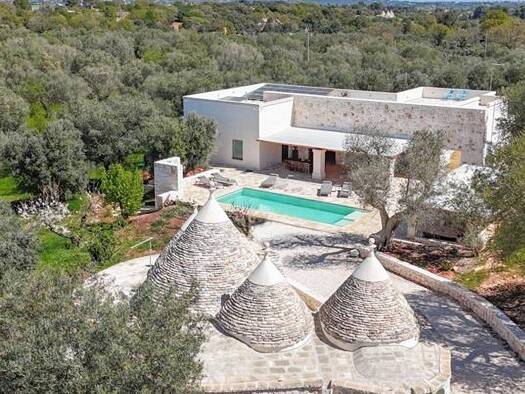 Haus zum Kauf 1.350.000 € 214 m² Ostuni 72017