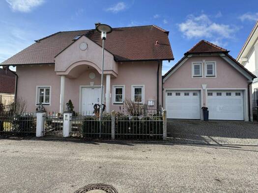 Einfamilienhaus zum Kauf 875.000 € 7 Zimmer 193,7 m² 692 m² Grundstück Essenbach 84051