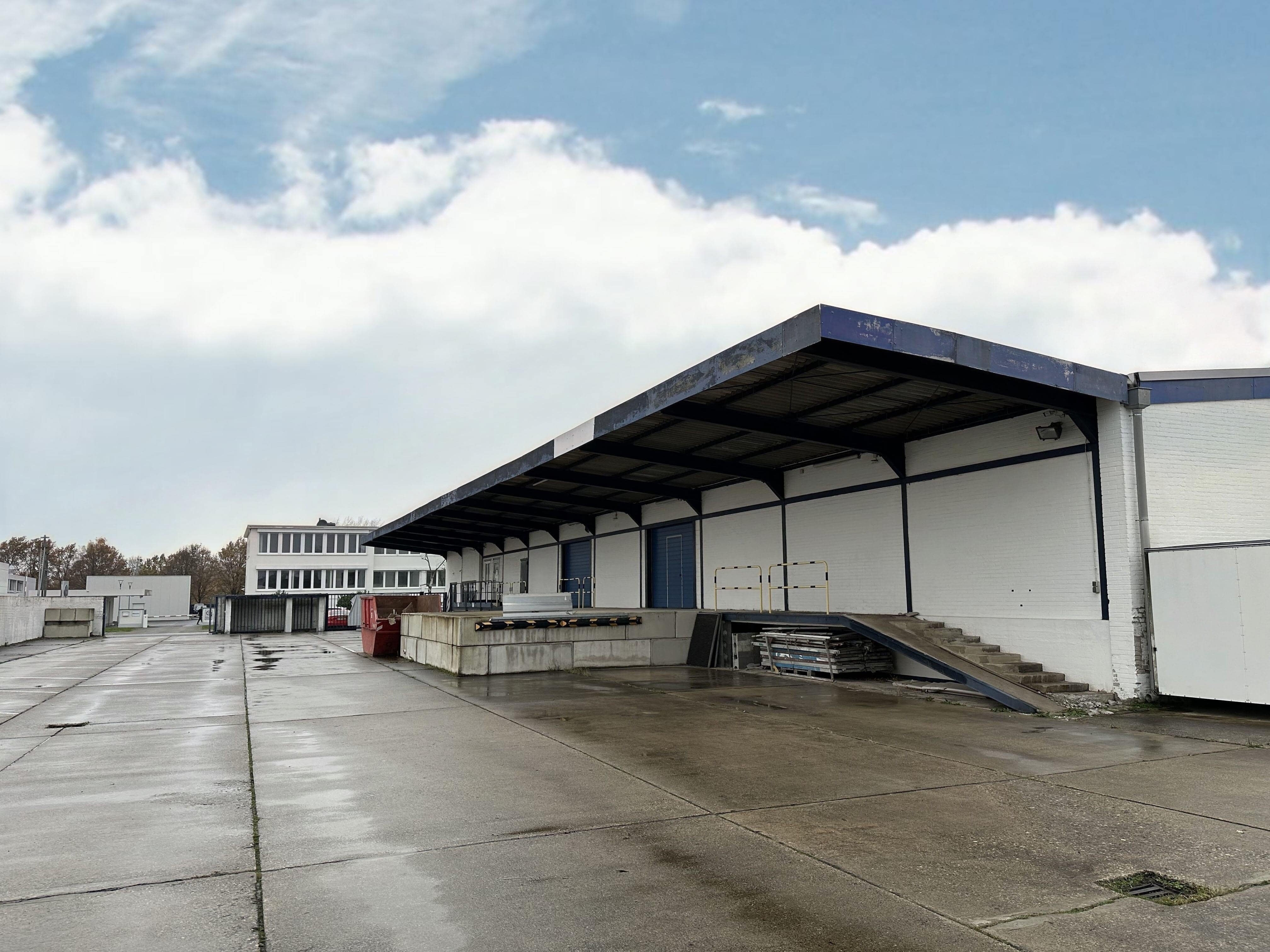 Lagerhalle zur Miete 4.950 € 451 m²<br/>Lagerfläche Vahrenheide Hannover 30179