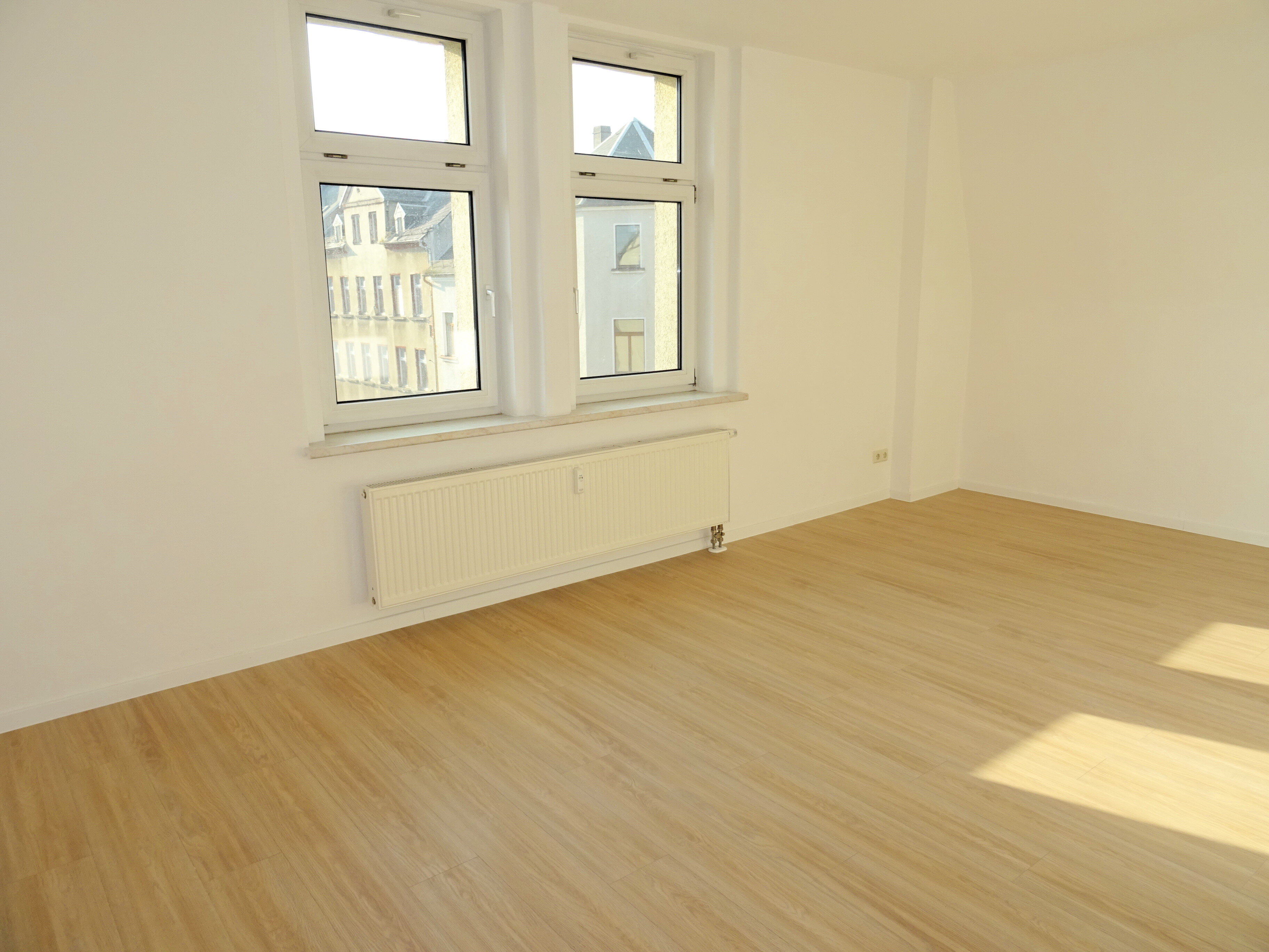 Wohnung zur Miete 310 € 2 Zimmer 55 m²<br/>Wohnfläche 3.<br/>Geschoss ab sofort<br/>Verfügbarkeit Werdau Werdau 08412