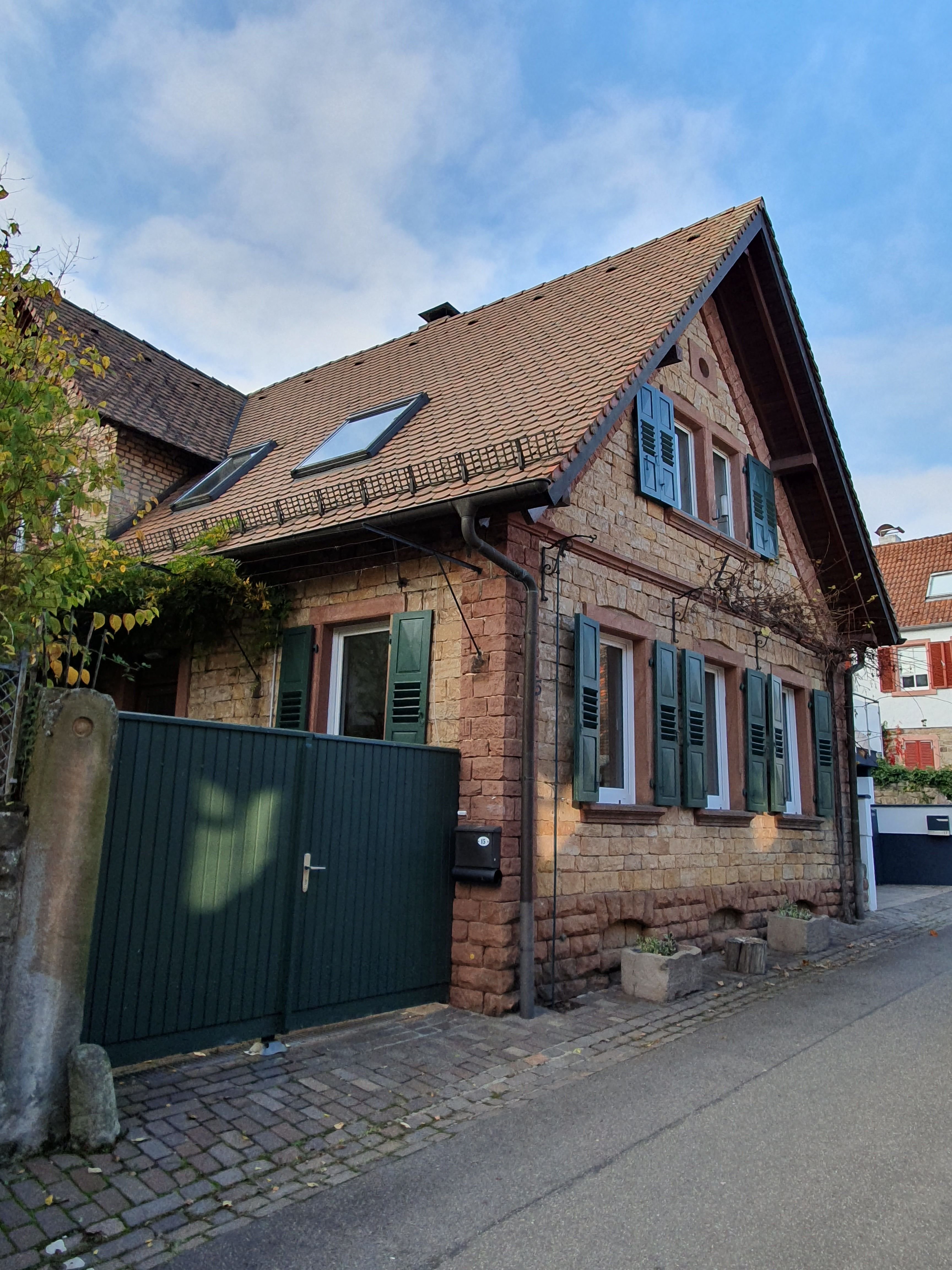 Einfamilienhaus zur Miete 1.250 € 5 Zimmer 125 m²<br/>Wohnfläche 750 m²<br/>Grundstück ab sofort<br/>Verfügbarkeit Kirchstr. 15 Gleisweiler 76835