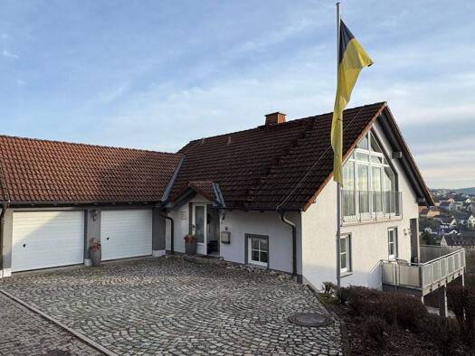 Einfamilienhaus zum Kauf provisionsfrei 620.000 € 7 Zimmer 210 m² 912 m² Grundstück Mönchröden Rödental 96472