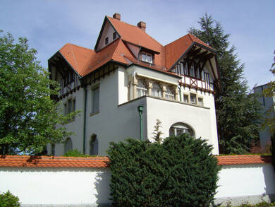 Villa zum Kauf 1.200.000 € 11 Zimmer 329 m² 1.056 m² Grundstück Dr. Karl Hohner-Straße 14 Trossingen Trossingen 78647