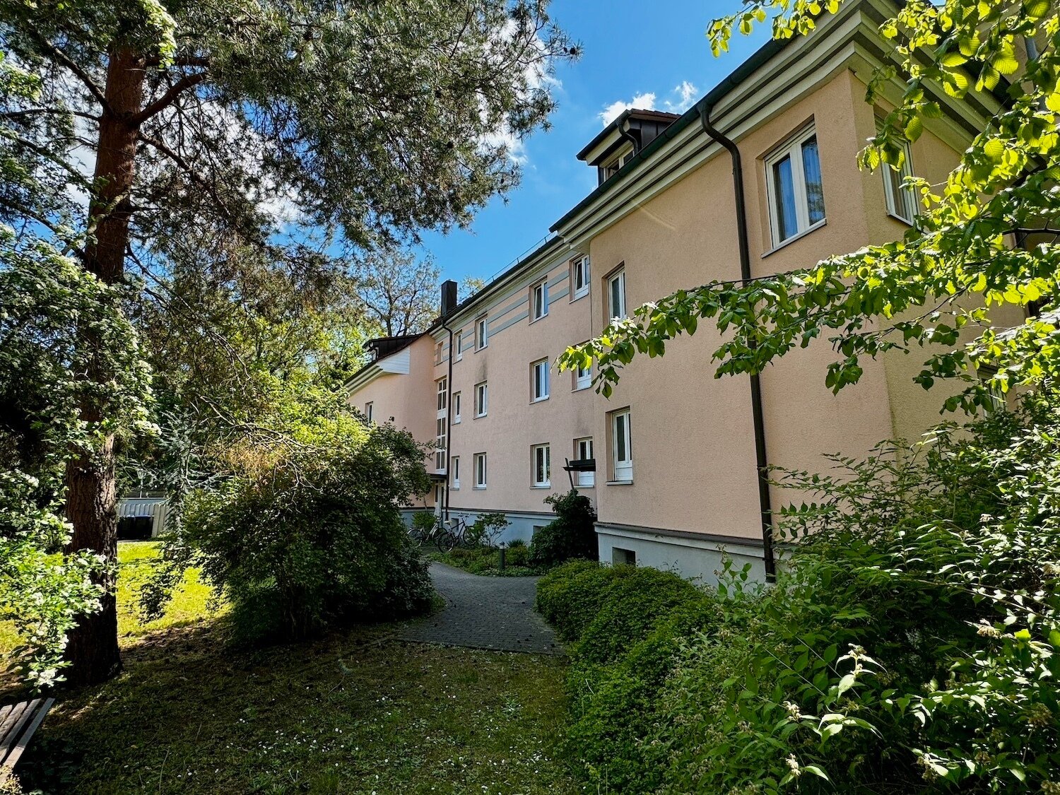 Wohnung zum Kauf 116.990 € 1 Zimmer 44 m²<br/>Wohnfläche Johannisfriedhof/Krematorium Dresden 01277